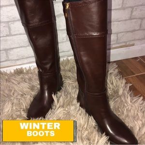 NWT TOMMY HILFIGER BROWN BOOTS